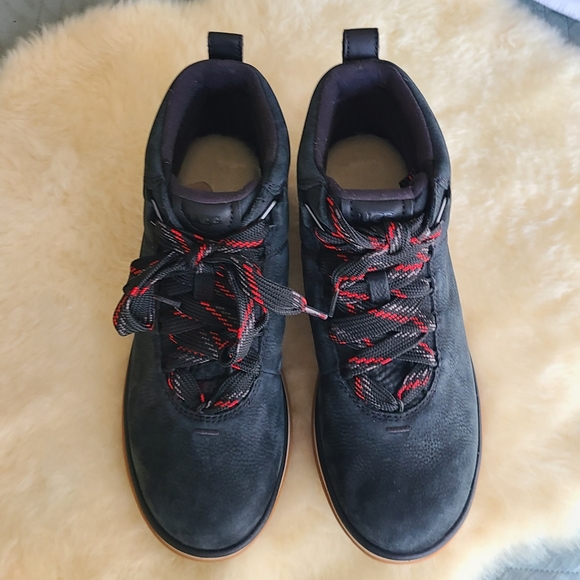 UGG LAKESIDER ANKLE BOOTS - Picture 7 of 10